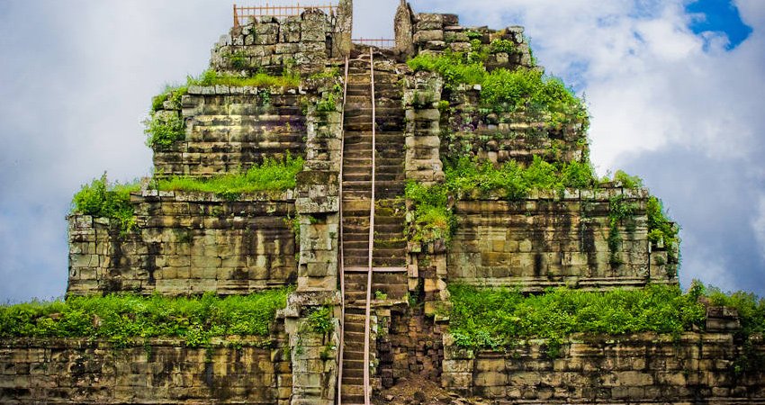 Beng Melea & Koh Ker Temples Small-Group Tour